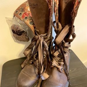 Dr. Martens combat boot